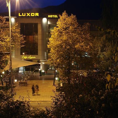 Luxor Hotel Smoljan Esterno foto