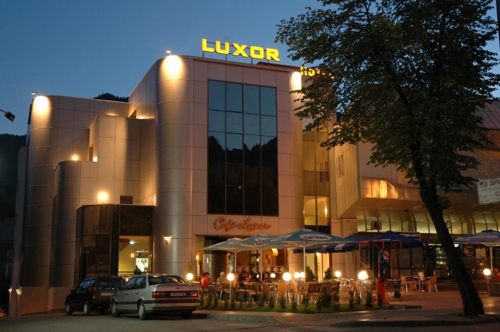 Luxor Hotel Smoljan Esterno foto