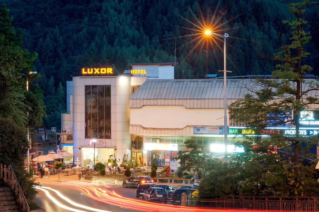 Luxor Hotel Smoljan Esterno foto