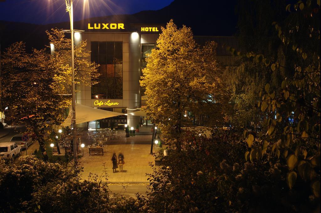 Luxor Hotel Smoljan Esterno foto